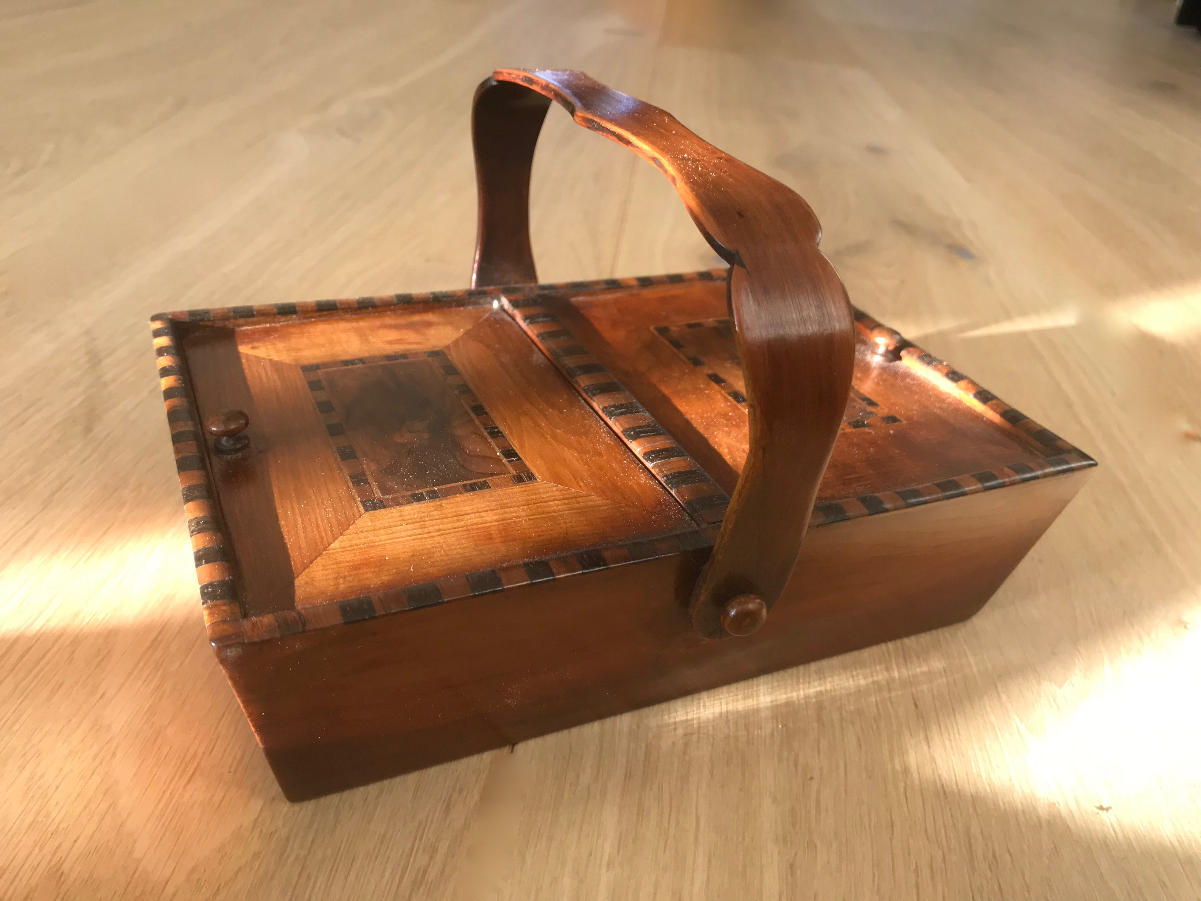 Antique Killarney Pannier Box