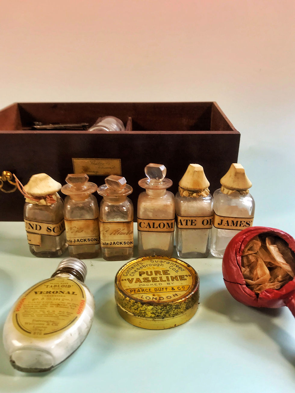 Thumbnail: Antique Apothecary/Medicine Chest
