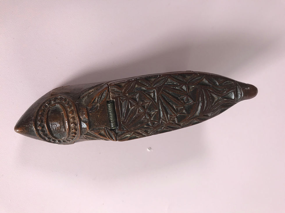 Thumbnail: Antique Prisoner of War Snuff Shoe Box