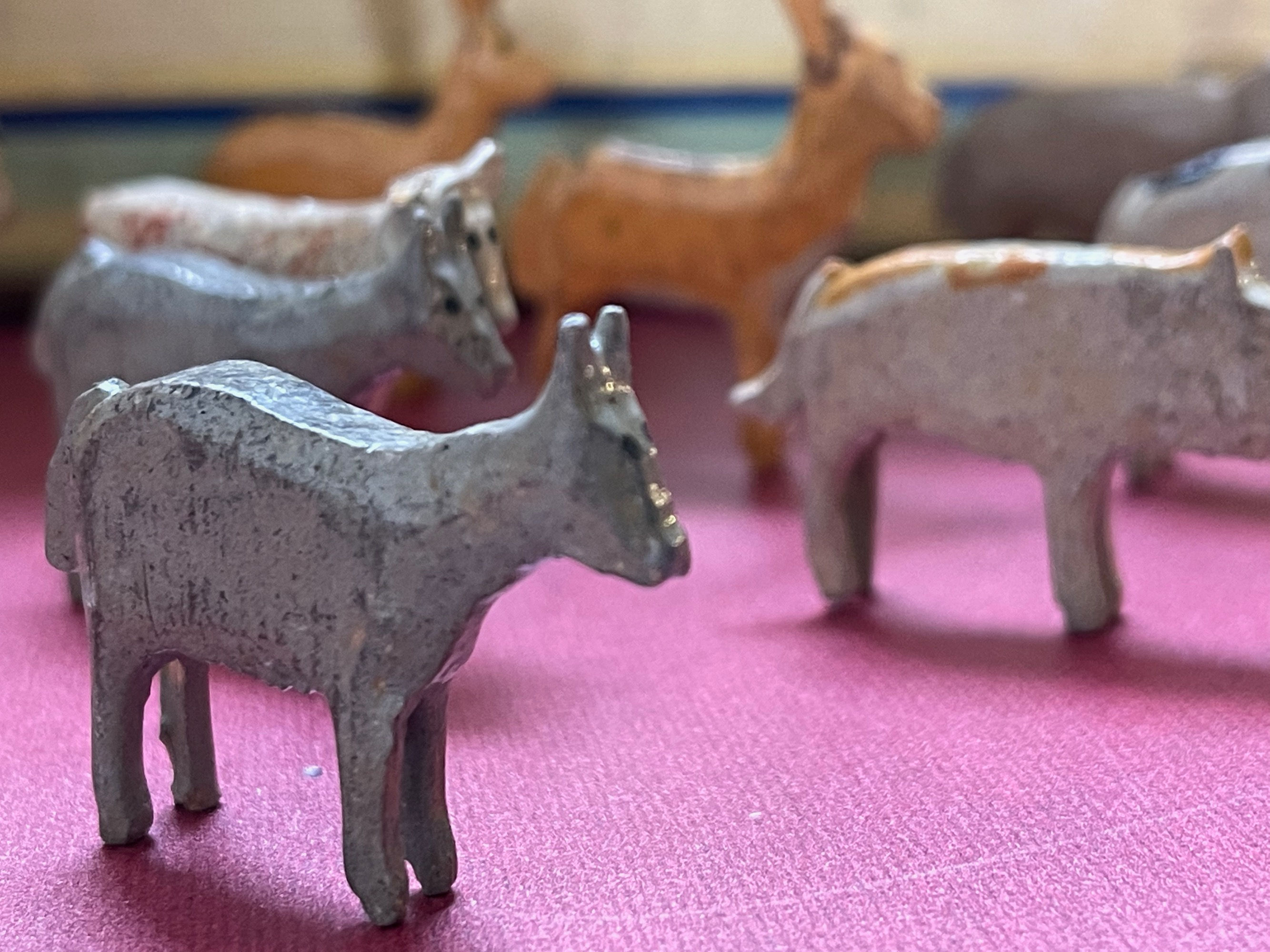 Antique Noahs Ark - 27 animals & two figures