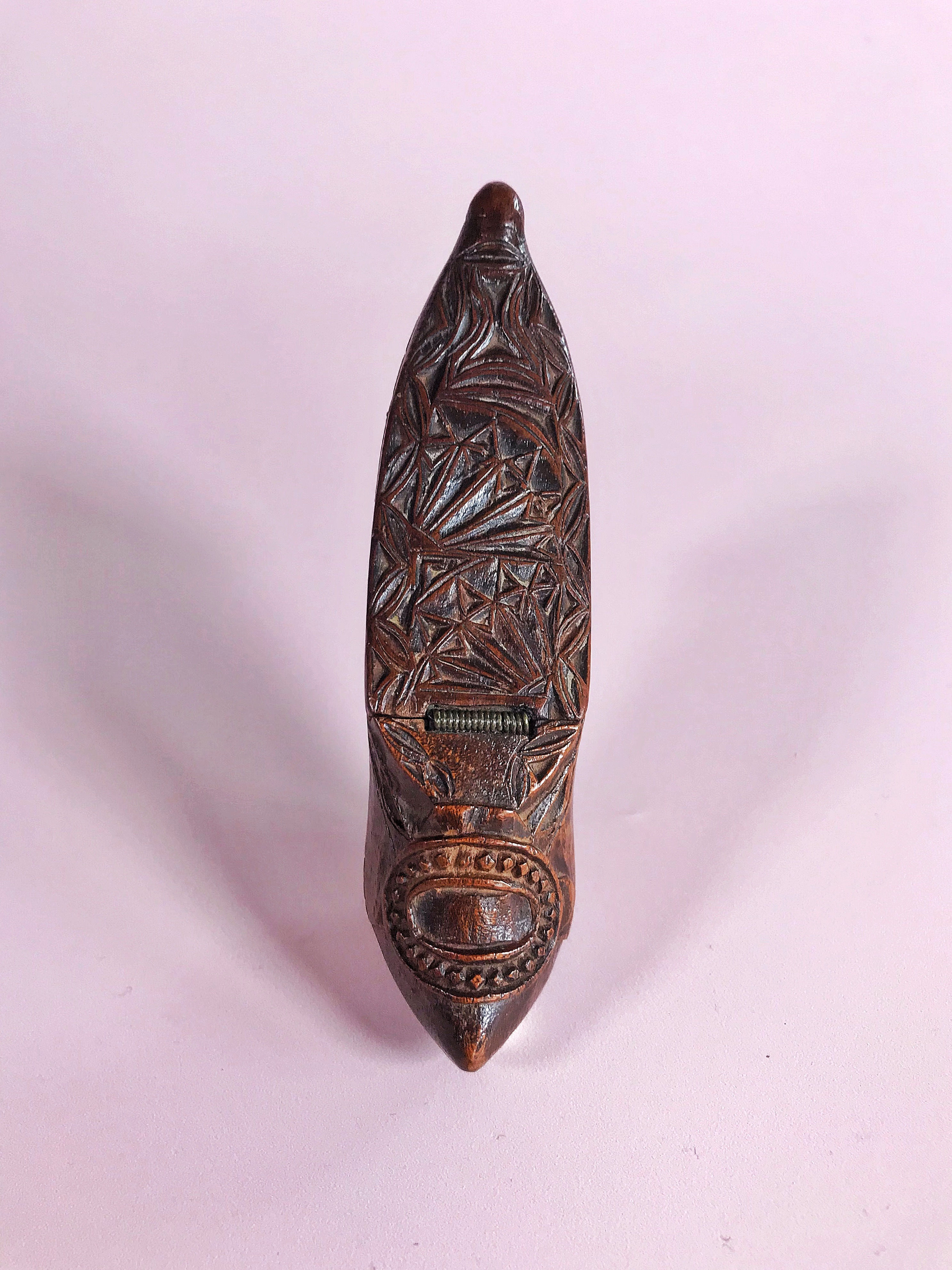 Antique Prisoner of War Snuff Shoe Box