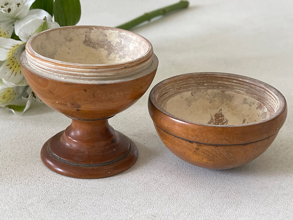 A good 19th century boxwood pill silverer, still retaining remnants of its silvered interior and one silvered pill. This sphe