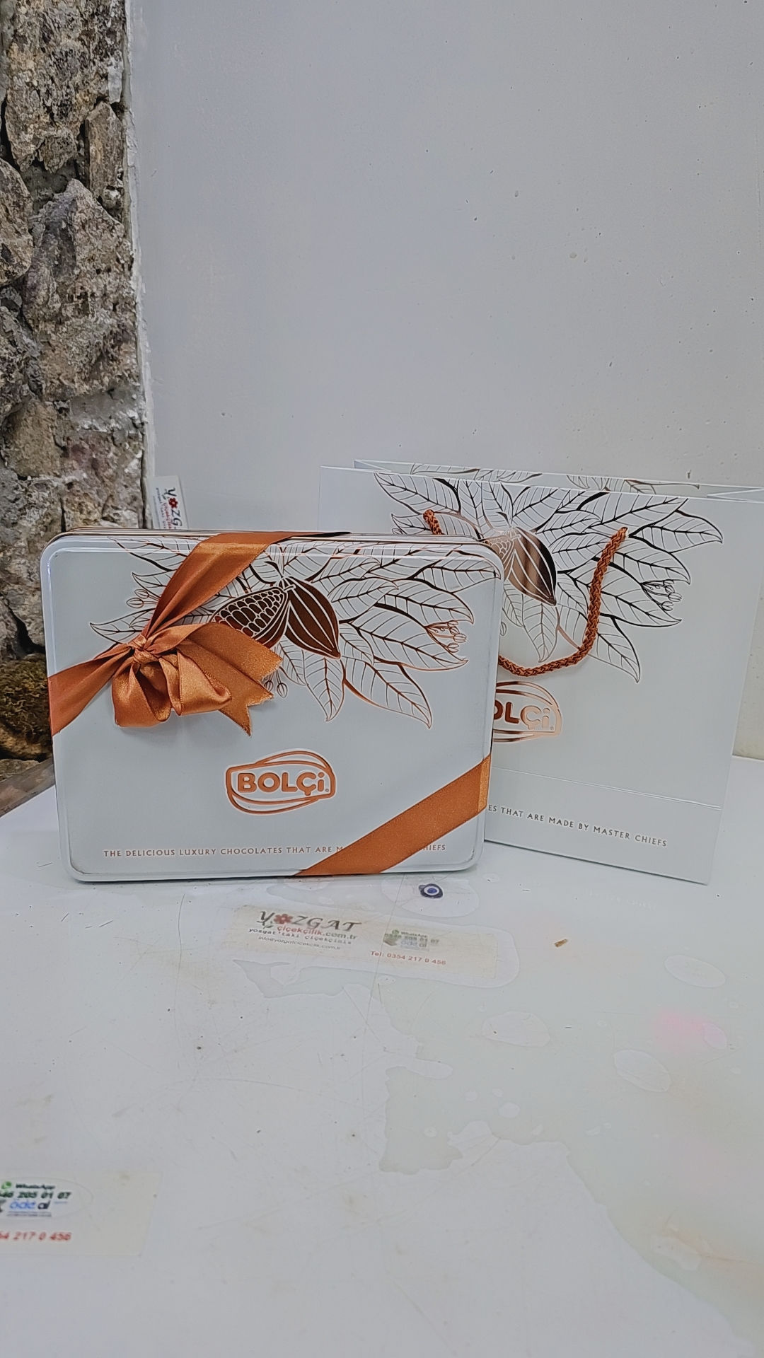 Beyaz metal kutuda bolçi special çikolatalar 250 gr