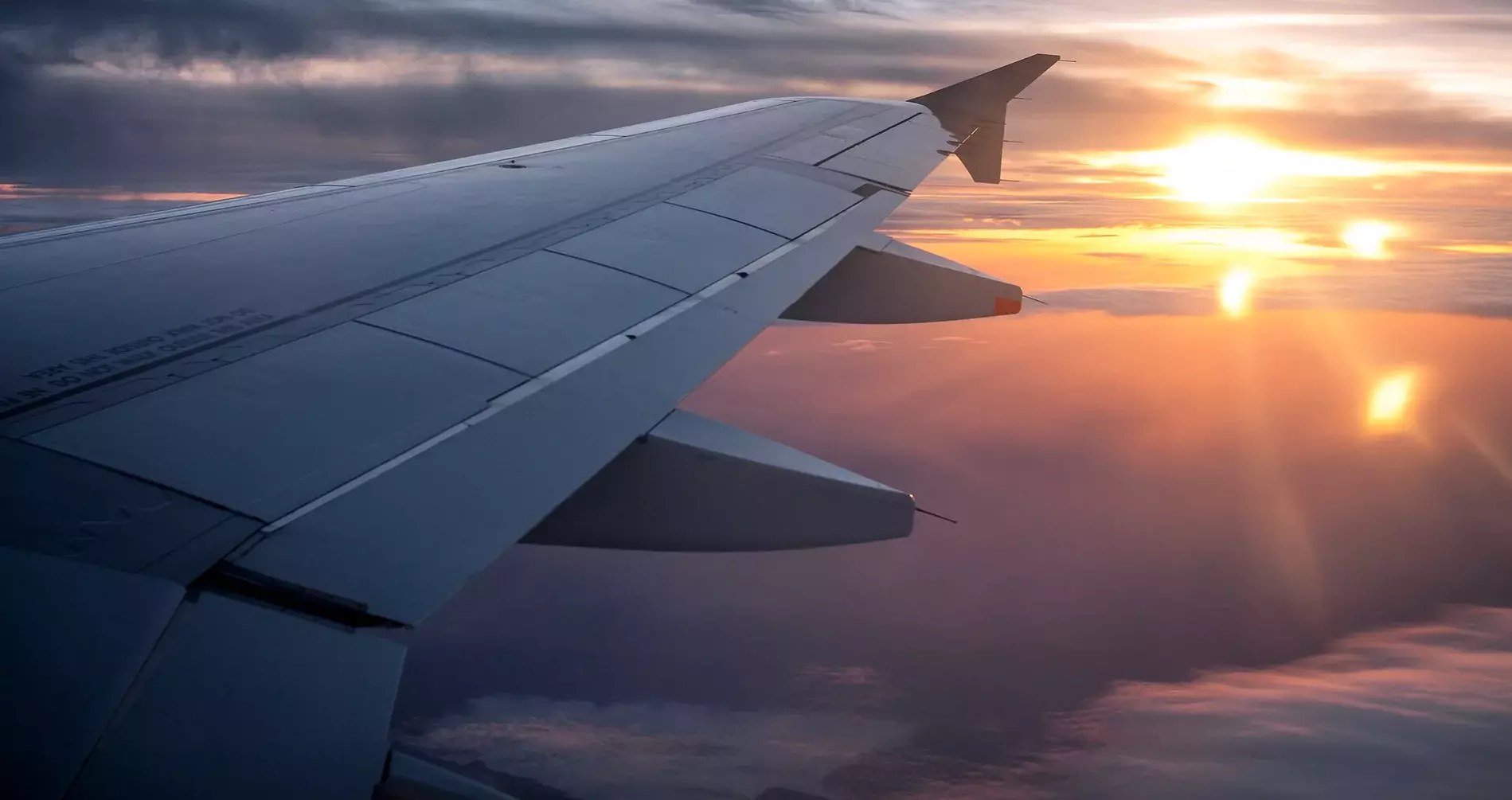 Flight Training Teaser - Airline Wing during Flight