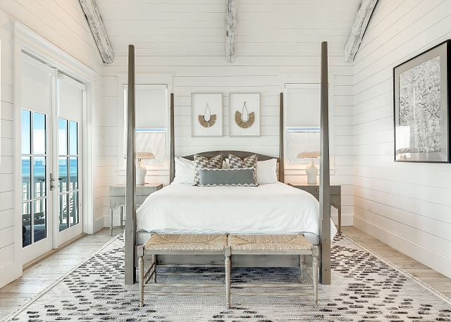 Thumbnail: FL - Master Ocean View Suite with King Bed (Shared Accommodation)
