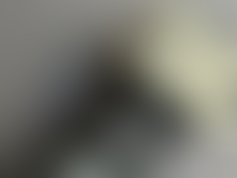 Un garrot Tactique DNIPRO Gen2 noir sur un fond gris