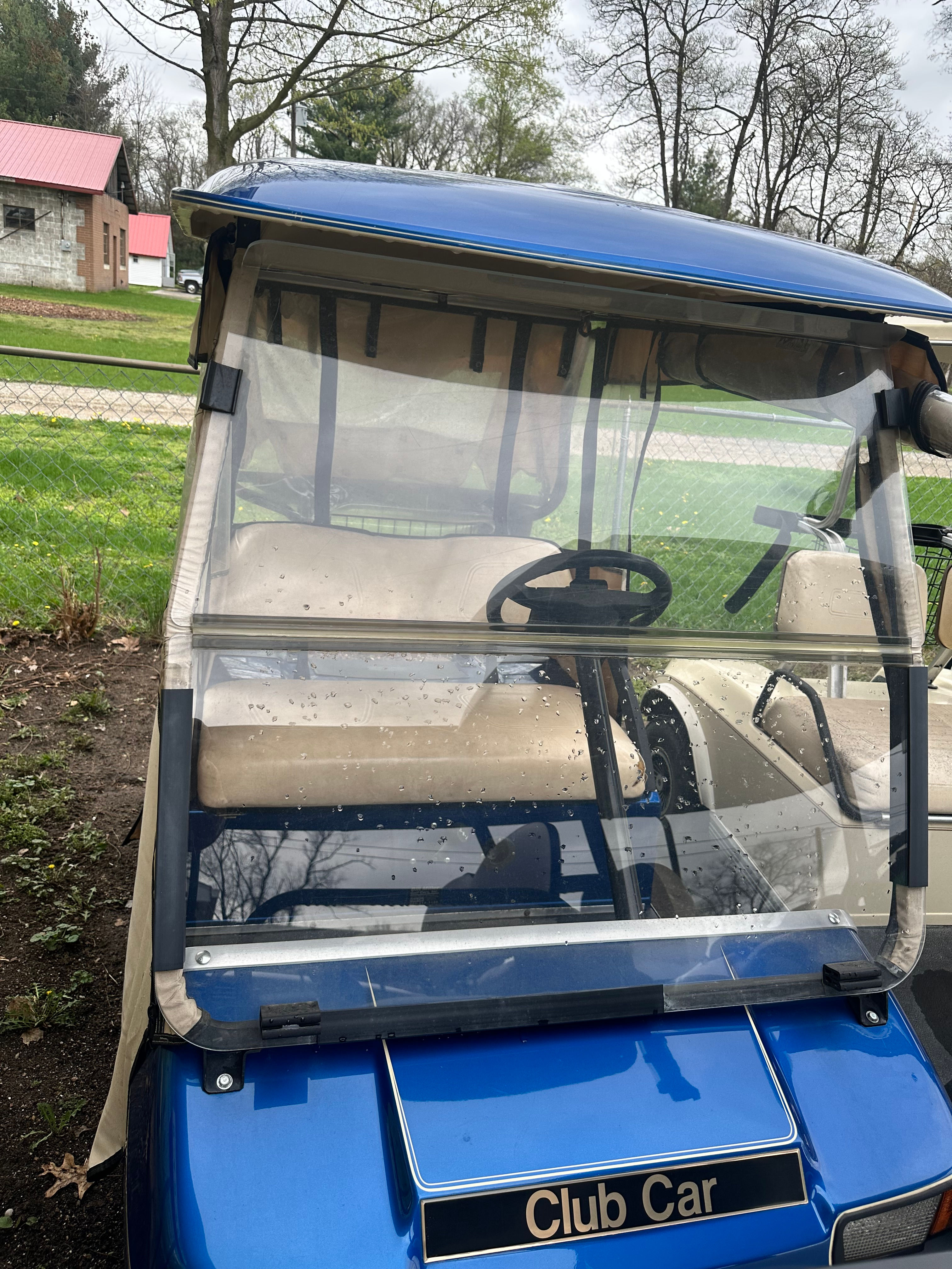 2001 CLUB CAR DS (ELECTRIC)