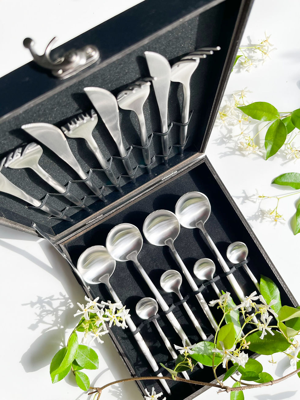 Thumbnail: Stainless Steel Cutlery Gift Set Mirrored or Matt Silver