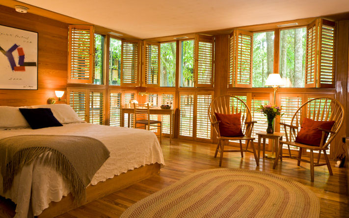 Standard Queen Room.jpg