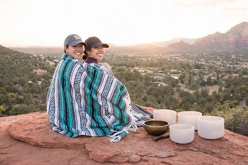 sedona-sound-bath-friends-meditation-red-rocks.png