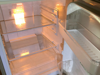 埼玉県上尾市愛宕にて、冷蔵庫の害虫駆除依頼