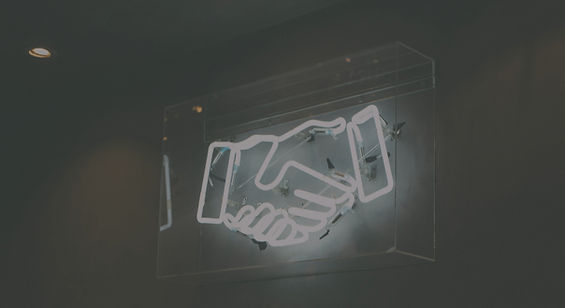 charlesdeluvio-AT5vuPoi8vc-unsplash_edit