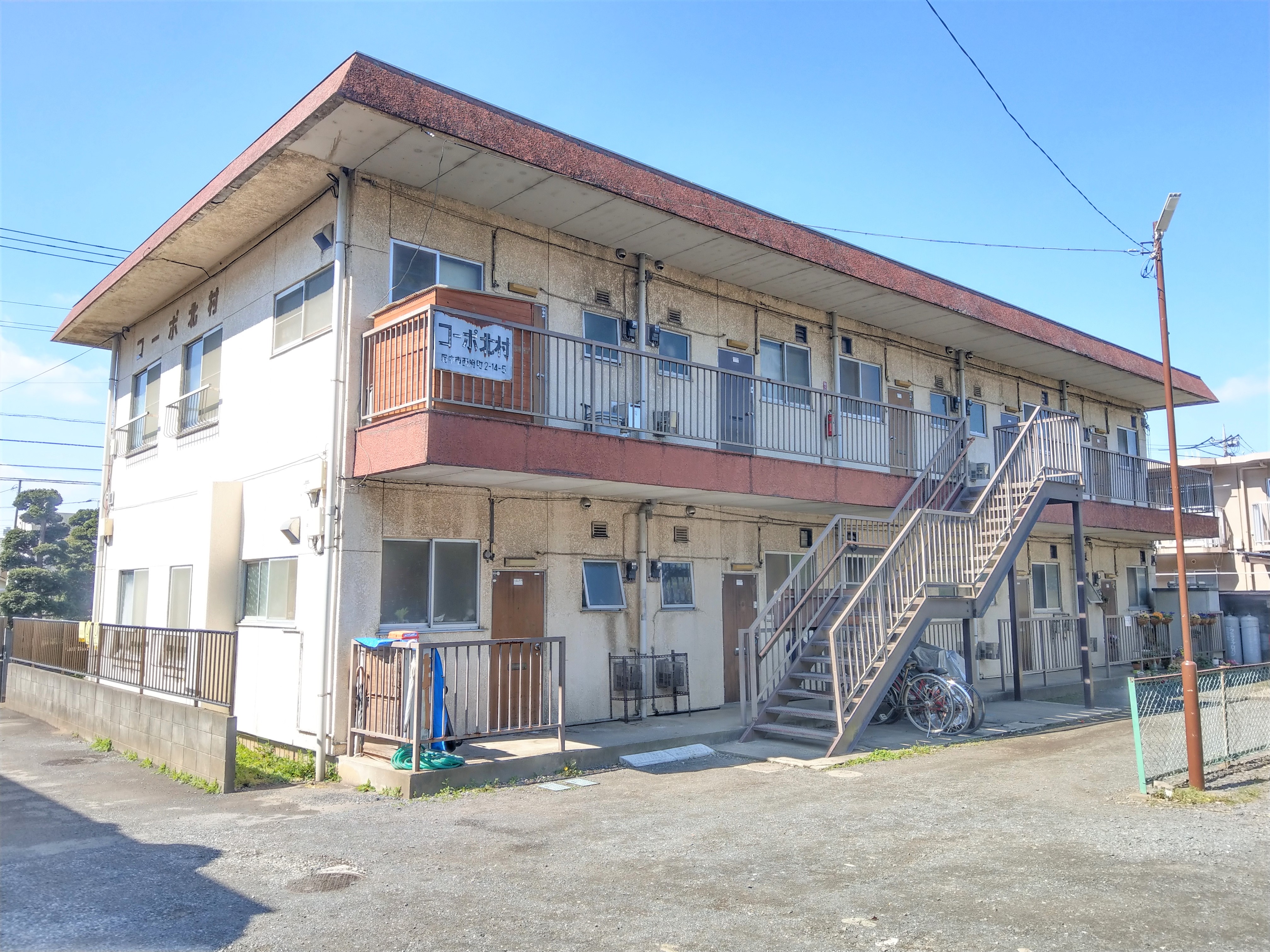 アパート 外観 玄関側