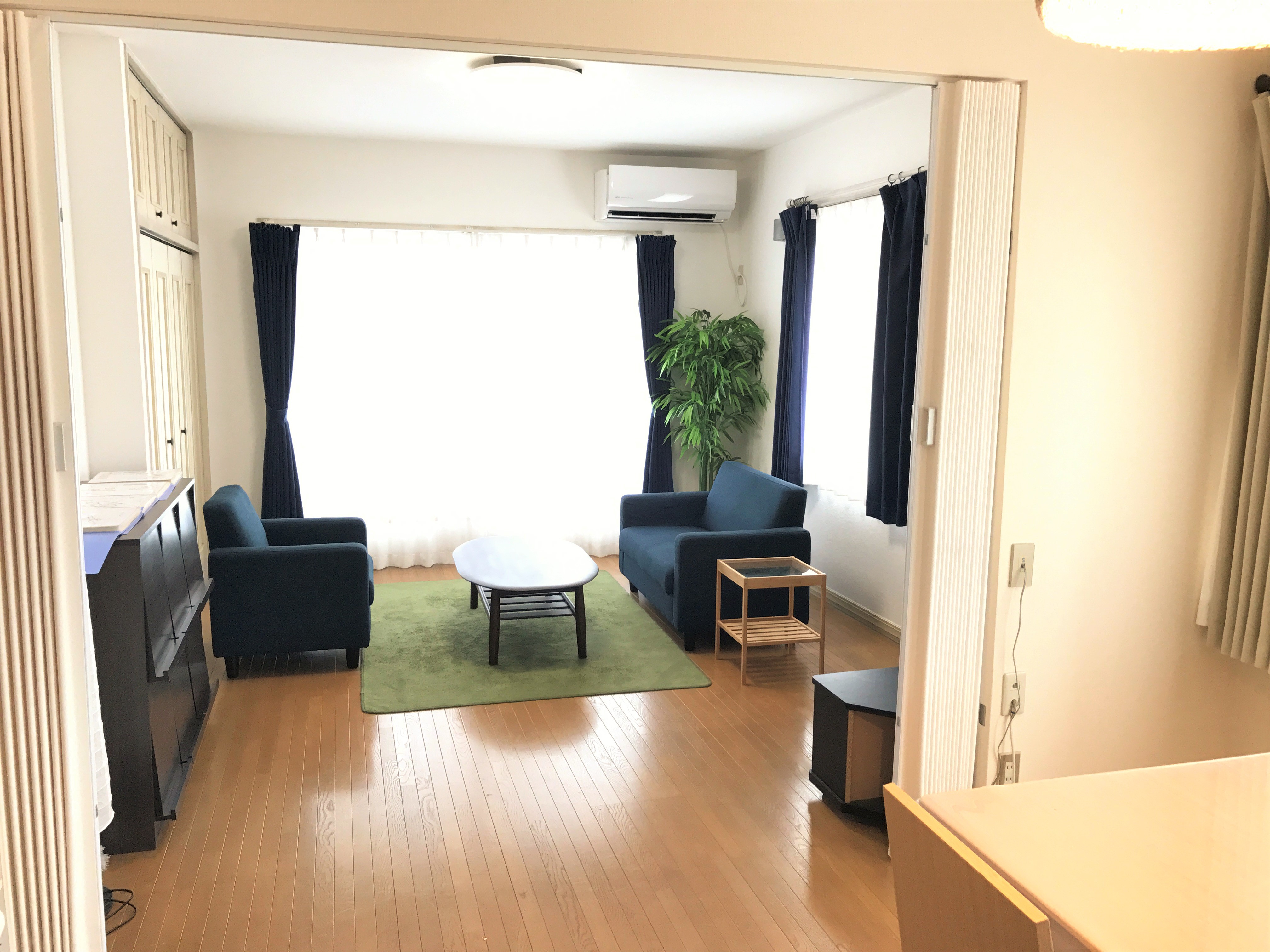 一軒家 2階 リビングルーム、男性部屋