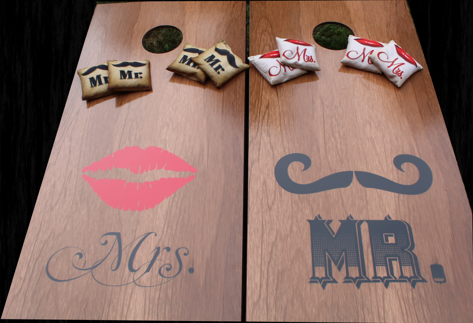Mr & Mrs Corn Hole