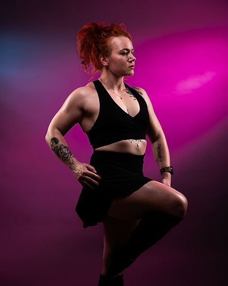 Fitnesskuvaus – voimakas ja itsevarma poseeraus.