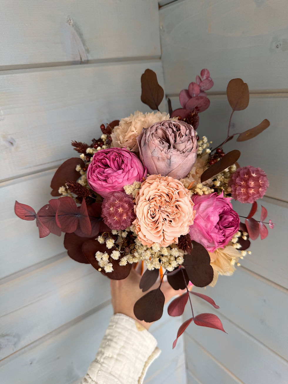 Ein wunderschöner herbstlicher trockenblumenstrauß