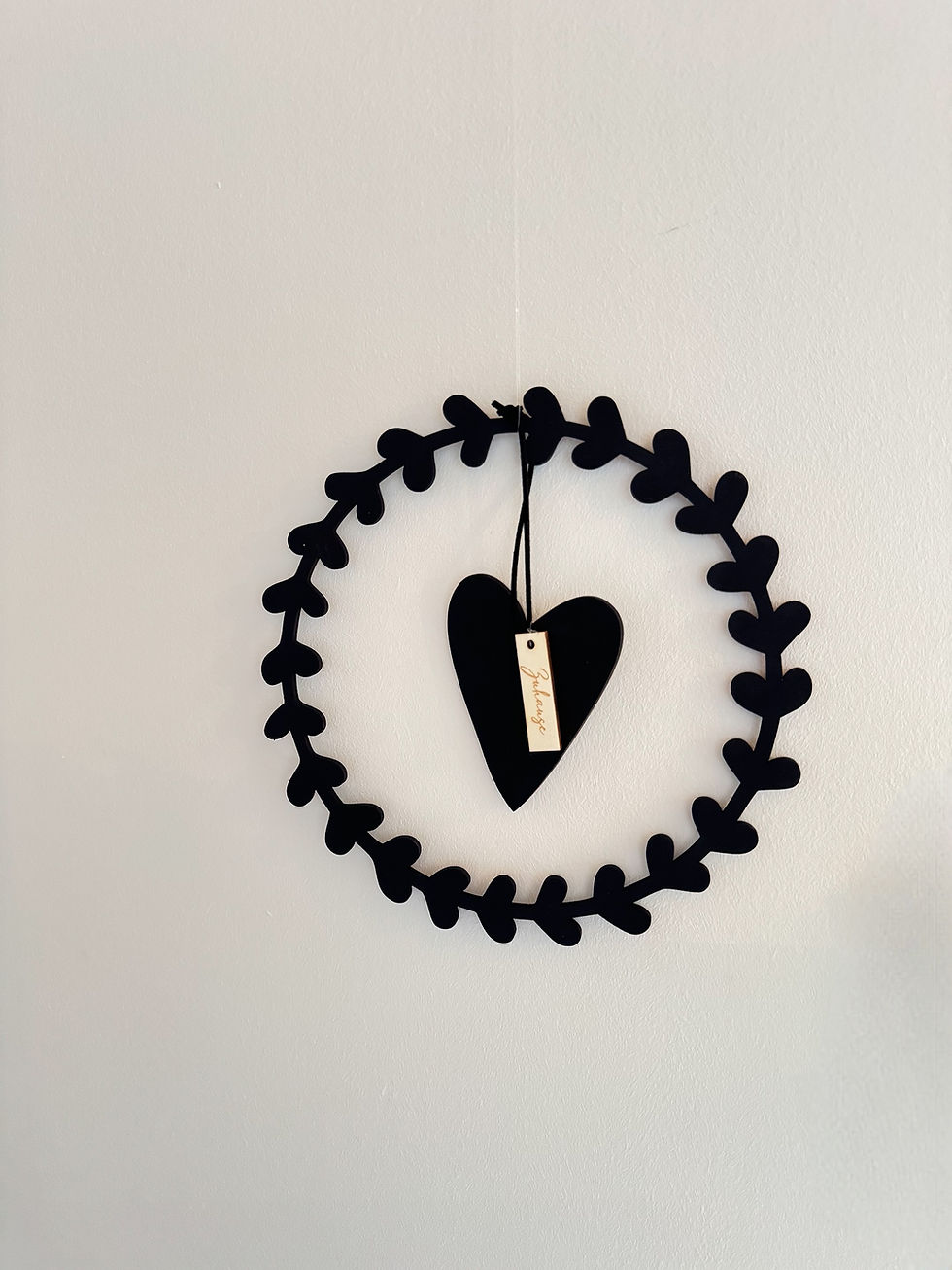 Miniaturbild: Holzring Herzl | Holzkranz Fensterdeko schwarz holz