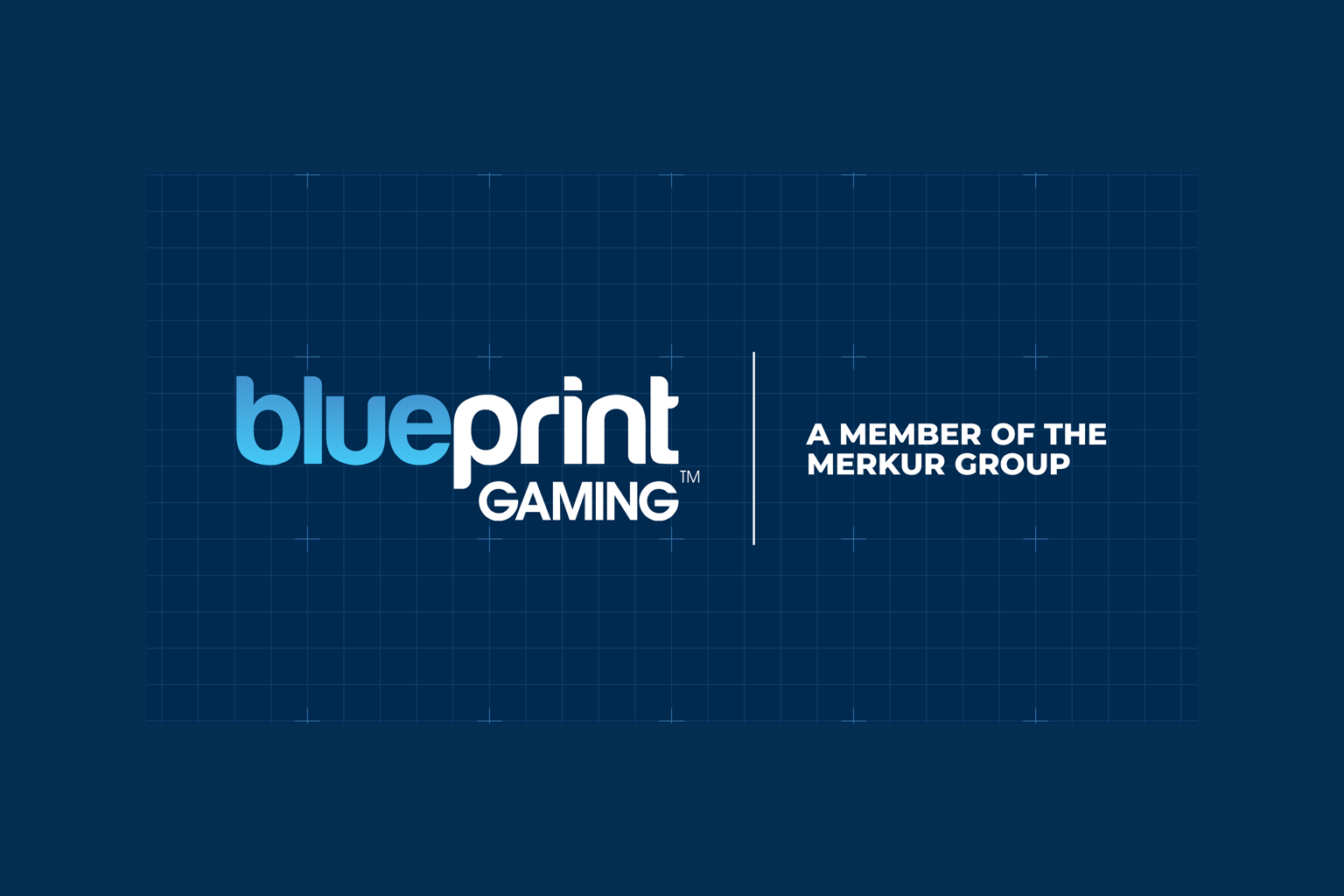 Blueprint Gamingu ametlik sinivalge logo ja Merkur Groupi liikmemärgis ametlikul taustal.