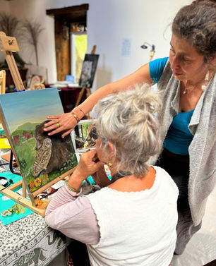 individual support at a Radka SoulArt painting retreat 2025 location Eco-Finca Miraflores, La Palma, Canary Islands