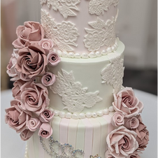Elegant wedding cake, sugar flowers, lace wedding cakes, simple wedding cake, modern wedding cake, classic wedding cake, wedding cake