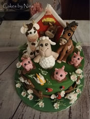 Very detailed Farmyard and friends 8" cake super cut