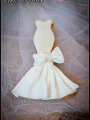 wedding favours, wedding cookies, bridesmaid favour, best man favour, cookies, cake pops, macaron, fudge, truffles, cake popiscles, doughnuts, donuts, biscuits