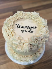 Buttercream wedding cake, ganache wedding cake, vegan wedding cake, gluten free wedding cake, sugar flowers, sugar flower wedding cake, luxury wedding cake, dried flowers wedding cake, drippy wedding cake, palattee wedding cake,