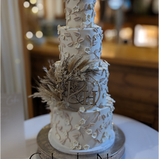 Elegant wedding cake, sugar flowers, lace wedding cakes, simple wedding cake, modern wedding cake, classic wedding cake, wedding cake