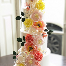 Floral wedding cakes, sugar flower wedding cakes, floral wedding cake, sugar flower wedding cake, sage green wedding cake, wedding cake, cakes by nina, cakes in Surrey, cakes in London, gold leaf floral cakes, cakes maker, unique wedding cake, wedding cakes London, wedding cakes Surrey, Wedding cakes Hampshire, bespoke wedding cakes, modern wedding cake, traditional wedding cake, elegant wedding cake, romantic wedding cake, double sided wedding cake