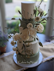 Floral wedding cakes, sugar flower wedding cakes, floral wedding cake, sugar flower wedding cake, sage green wedding cake, wedding cake, cakes by nina, cakes in Surrey, cakes in London, gold leaf floral cakes, cakes maker, unique wedding cake, wedding cakes London, wedding cakes Surrey, Wedding cakes Hampshire, bespoke wedding cakes
