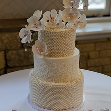 Elegant wedding cake, sugar flowers, lace wedding cakes, simple wedding cake, modern wedding cake, classic wedding cake, wedding cake