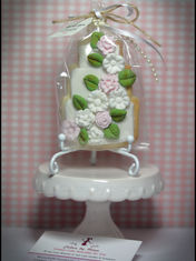 wedding favours, wedding cookies, bridesmaid favour, best man favour, cookies, cake pops, macaron, fudge, truffles, cake popiscles, doughnuts, donuts, biscuits