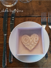 wedding favours, wedding cookies, bridesmaid favour, best man favour, cookies, cake pops, macaron, fudge, truffles, cake popiscles, doughnuts, donuts, biscuits