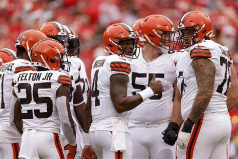 Browns complete second half comeback, topping Ravens 33 to 31