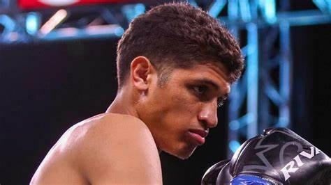 Sebastian Fundora replaces injured Keith Thurman to fight Tim Tszyu