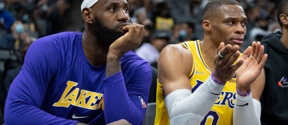 Lakers fall to Bucks 109-102