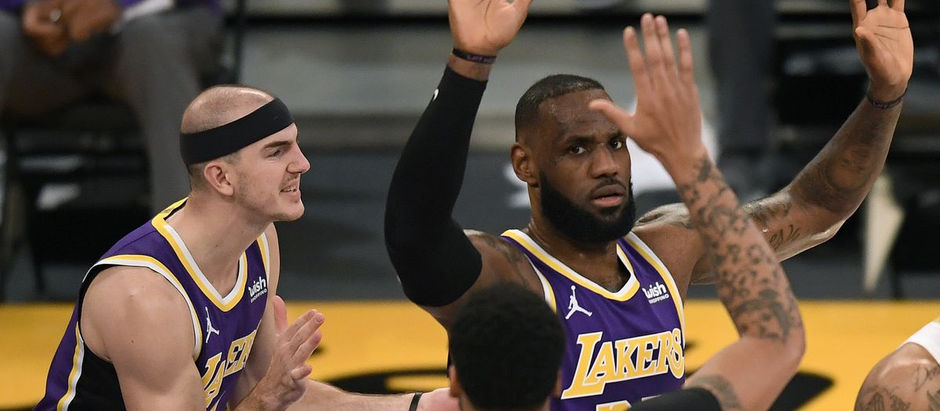 Lakers heat up in second half and lit up the Pelicans for a 112-95 victory 