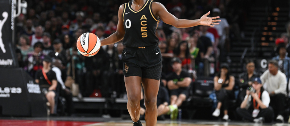 Jackie Young and Aja Wilson sets the tone against the Sparks 