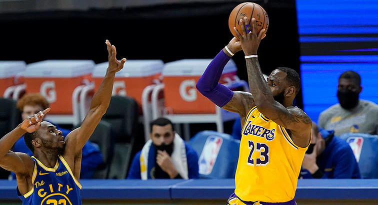 LeBron James hits the game winner to put the Lakers in the seventh seed