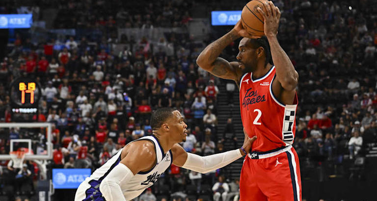 Clippers' star leaves King's game with injury