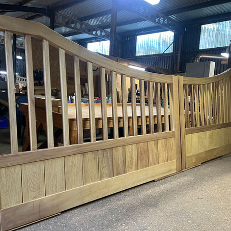 Hardwood Driveway Gates With Square Spindles Front View