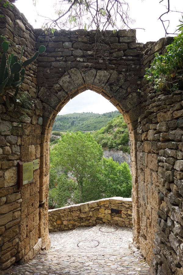 La porte sud, Minerve