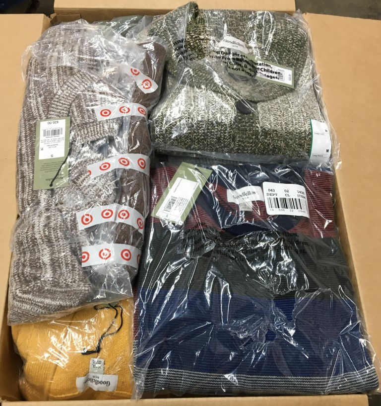 Thumbnail: Case Lot of Men's Sweaters - 26 Units - Manifested - Shelf Pulls