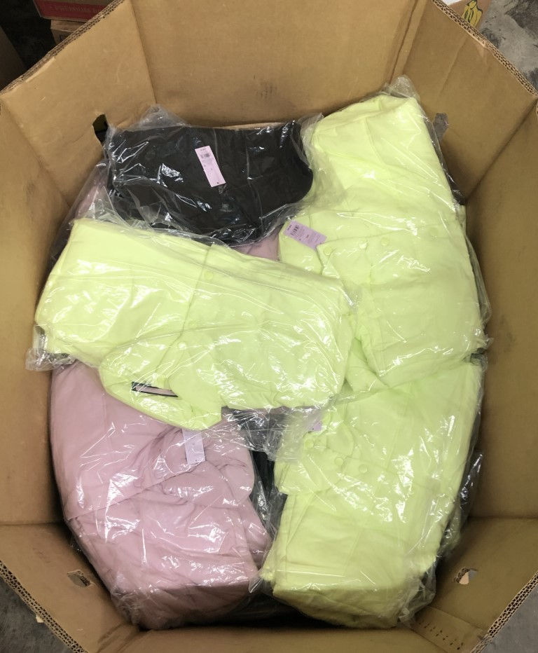 Thumbnail: Pallet of Mixed Winter Wear - 80 Units - Manifested - Shelf Pulls
