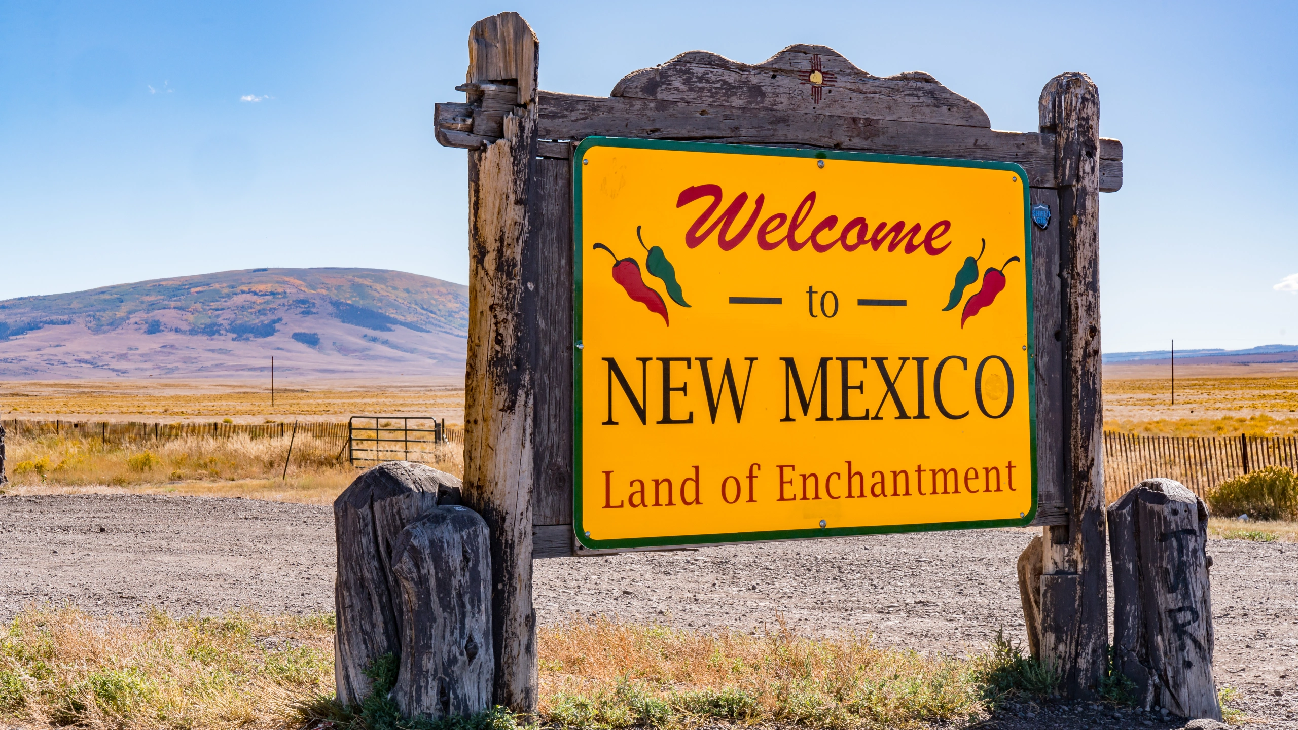 Picture of the welcome sign on 1-70 from Colorado into New Mexico