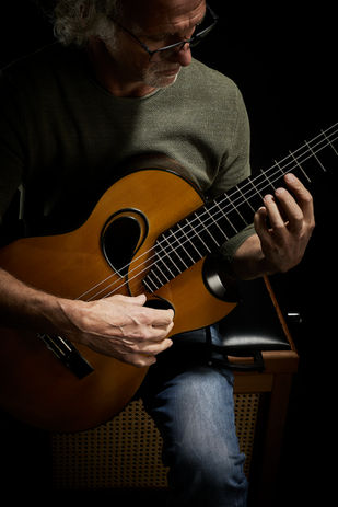 230413-guitars 51758.jpg