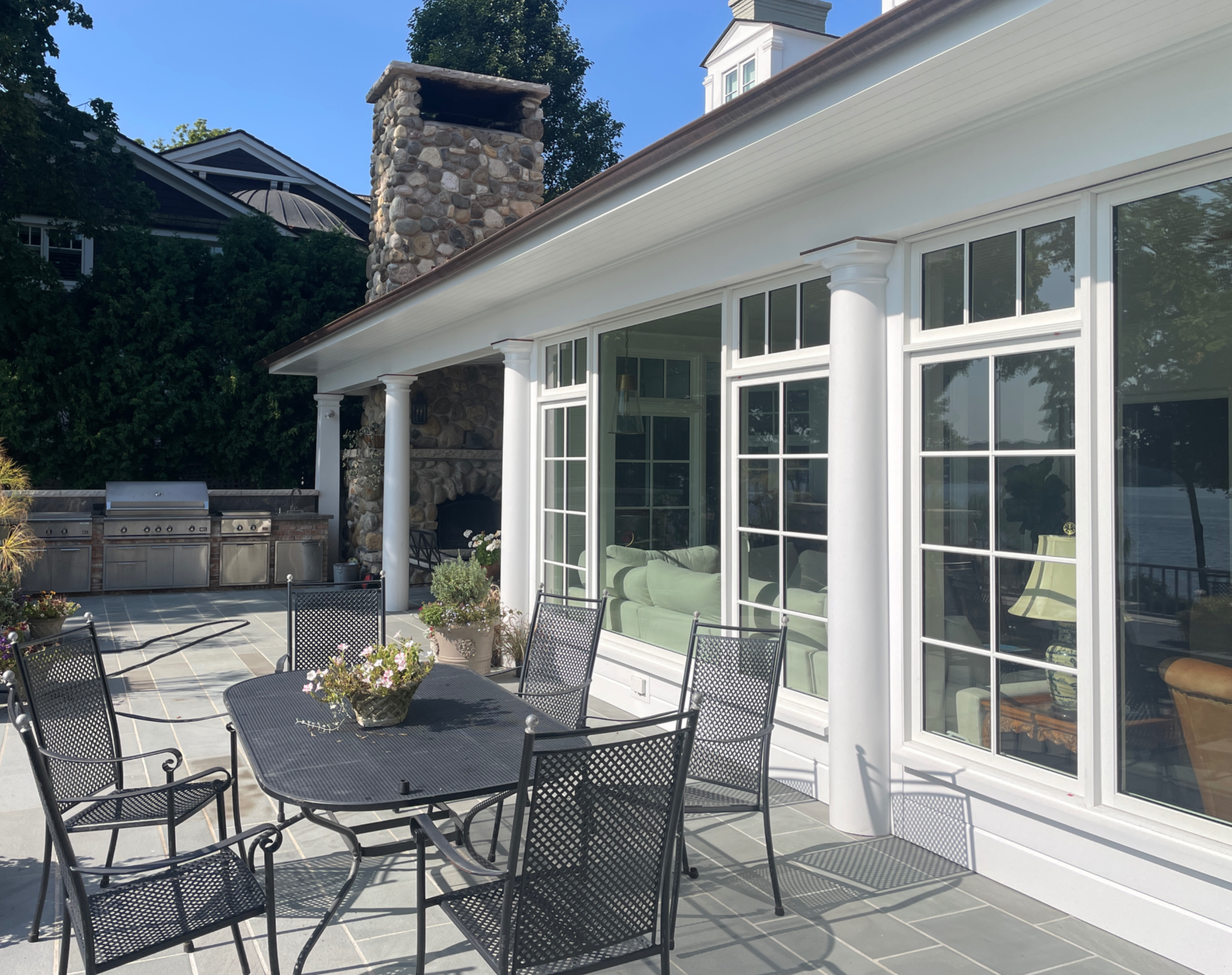Outdoor Kitchen & Fireplace