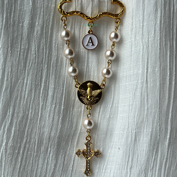 Thumbnail: Elegant brooch with white Swarovski pearls inspired by the Holy Spirit