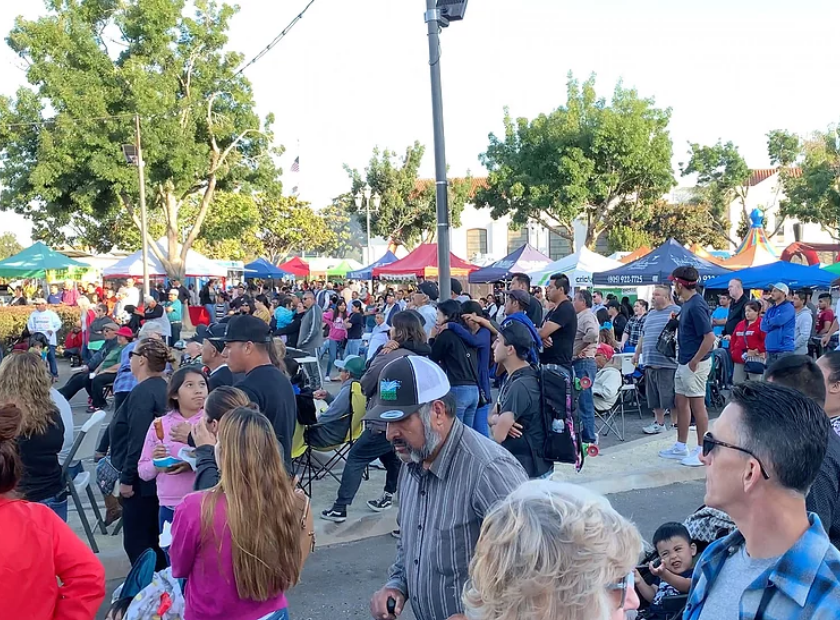 Crowd enjoying Downtown Fridays event